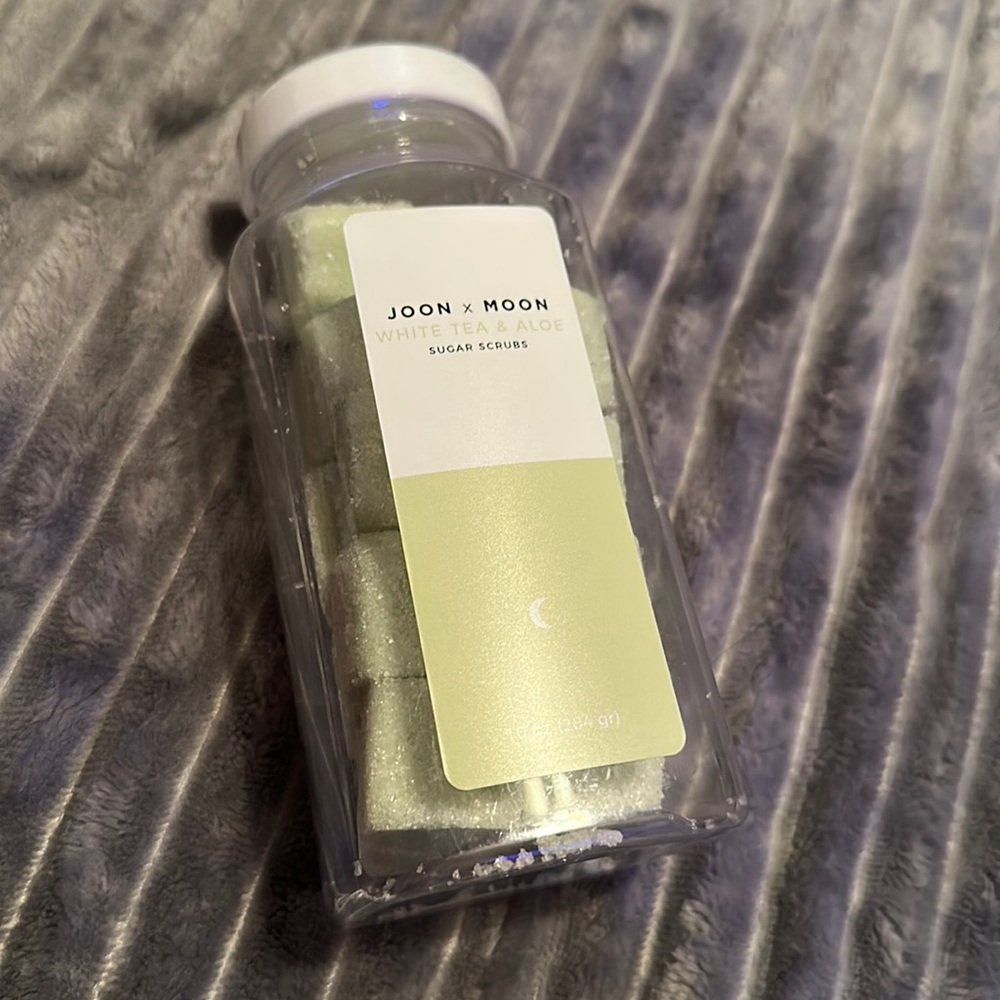 Joon x Moon: Sugar Scrubs. White Tea & Aloe Scented